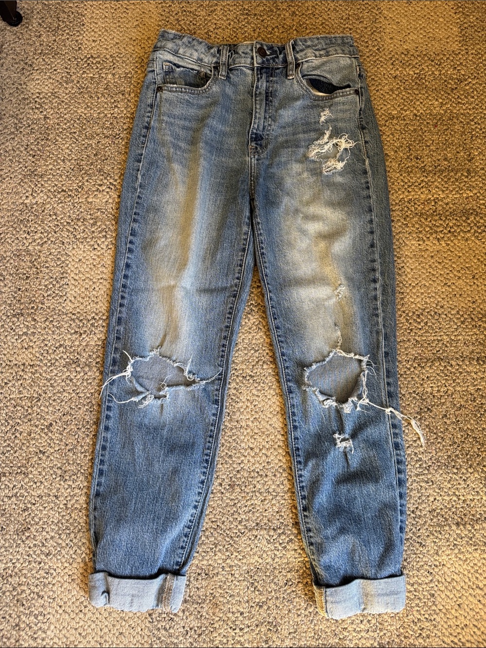 Enunia torn super high waist mom jean ankle light blue